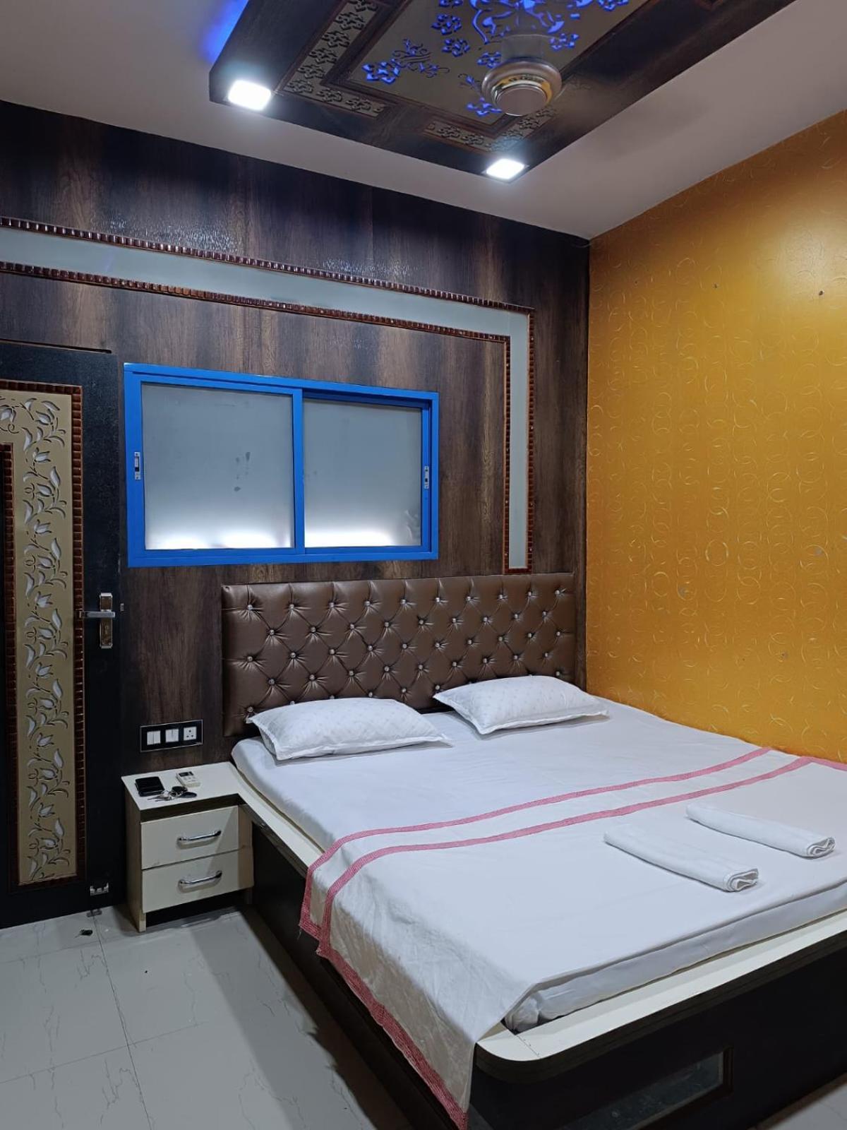 Rudraksh Guest house *